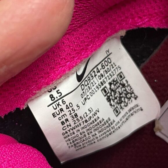 Nike Valentines Day Low Dunk Sneakers Women Size 8.5 - Picture 6 of 8